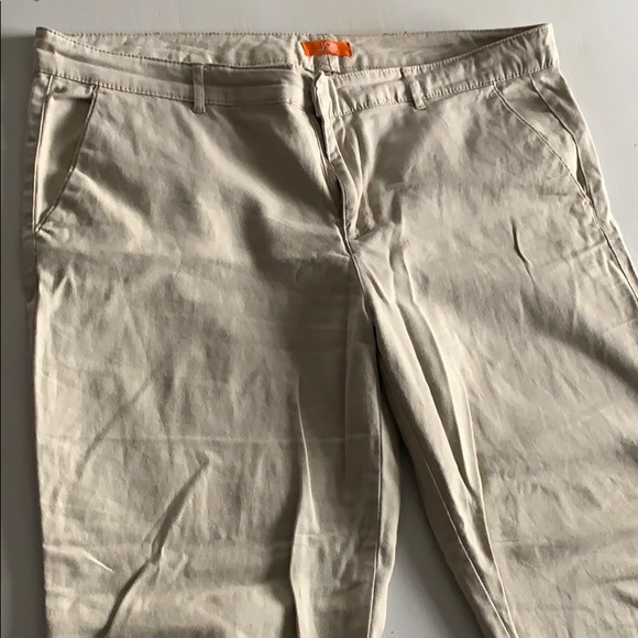 Women’s size 14 capris - Picture 2 of 3